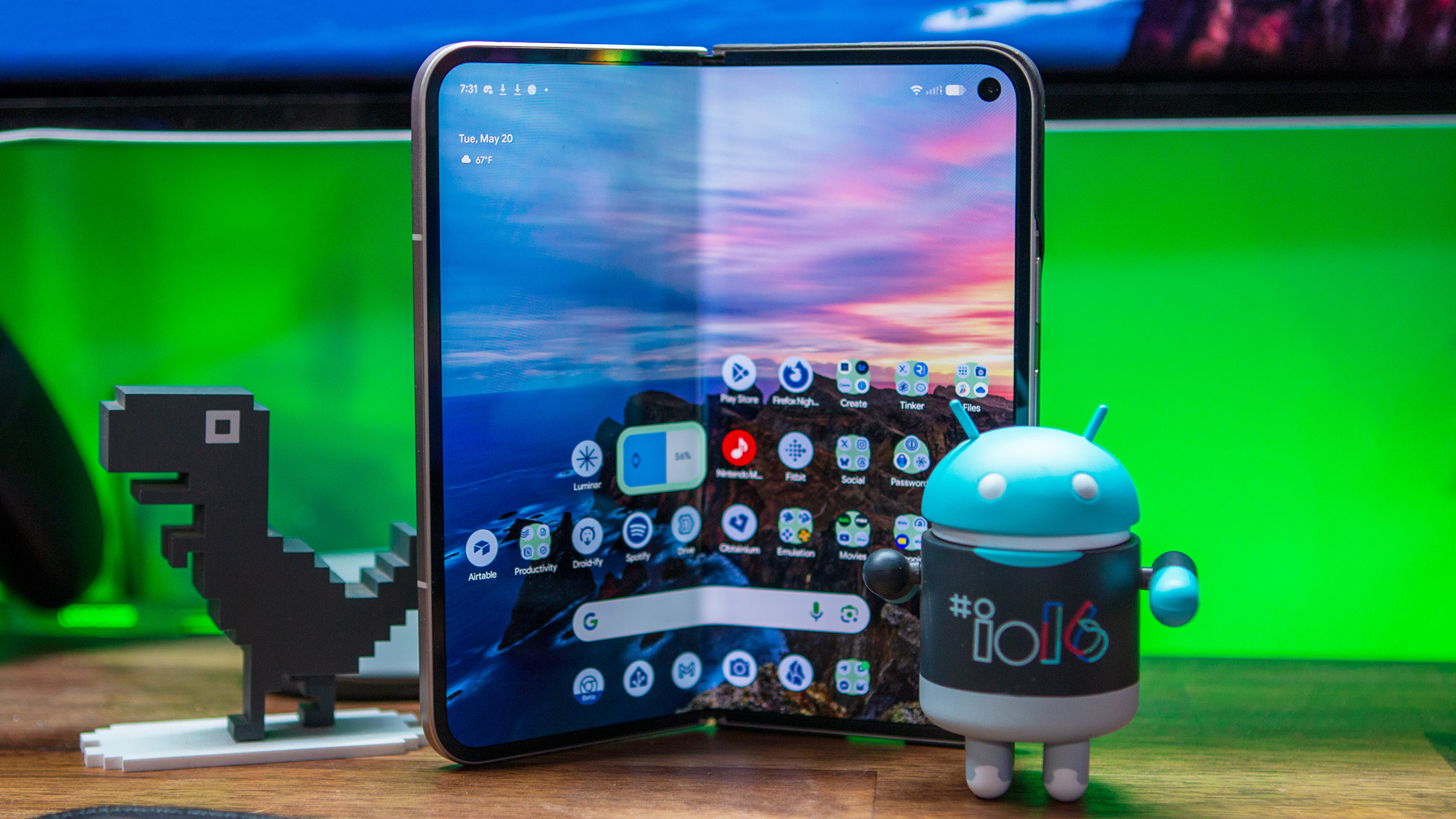 Android 16 QPR1 Beta 1 home screen on Pixel 9 Pro Fold